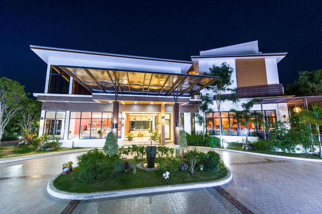 Mamaison Hotel Buriram Exterior photo